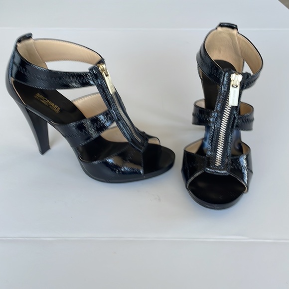 Michael Kors Berkley T Strap Crinkled Patent 6 M - Picture 12 of 15